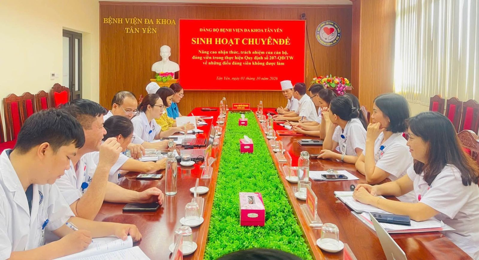 ĐẢNG BỘ BỆNH VIỆN ĐA KHOA TÂN YÊN TỔ CHỨC HỘI NGHỊ SINH HOẠT CHUYÊN ĐỀ THÁNG 10/2026