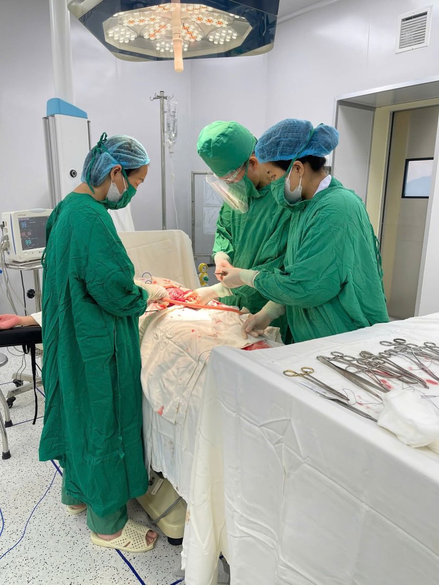 PHẪU THUẬT THÀNH CÔNG CA MANG THAI TRÊN NỀN DỊ DẠNG TỬ CUNG ĐÔI TẠI BỆNH VIỆN ĐA KHOA TÂN YÊN