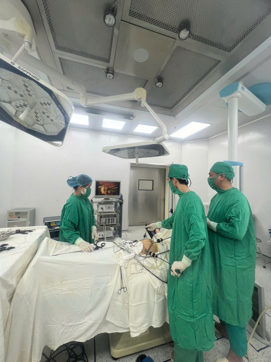 BỆNH VIỆN ĐA KHOA TÂN YÊN: PHẪU THUẬT NỘI SOI THÀNH CÔNG CA VIÊM Ứ MỦ VÒI TRỨNG PHỨC TẠP