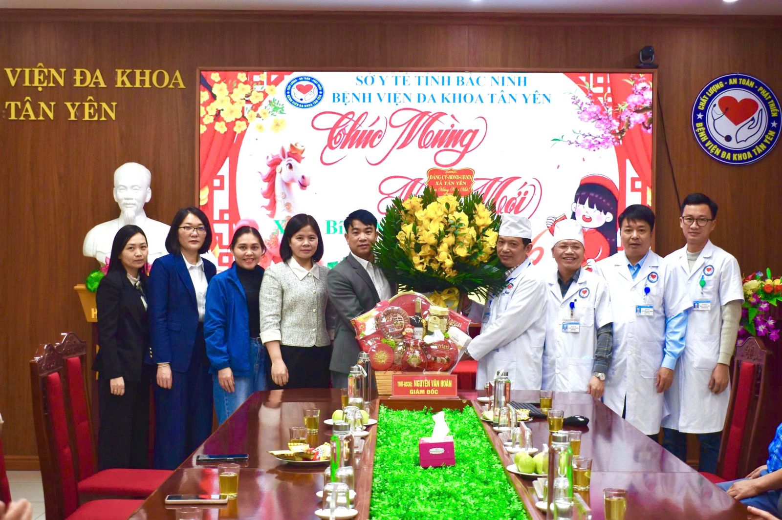 ĐẢNG ỦY – HĐND – UBND XÃ TÂN YÊN THĂM VÀ CHÚC TẾT BỆNH VIỆN ĐA KHOA TÂN YÊN