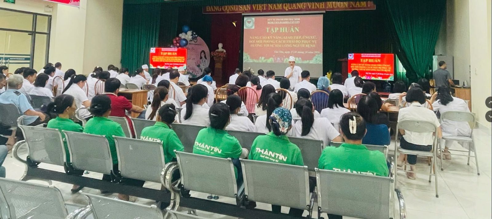 BỆNH VIỆN ĐA KHOA TÂN YÊN TỔ CHỨC TẬP HUẤN KỸ NĂNG GIAO TIẾP, VĂN HÓA ỨNG XỬ